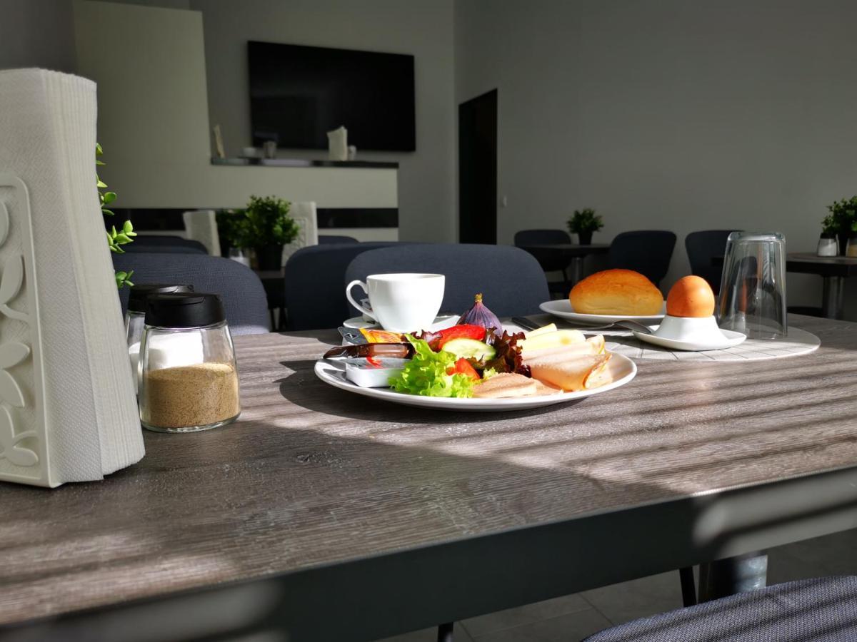 Loewen Hotel ラーデヴォルムヴァルト エクステリア 写真