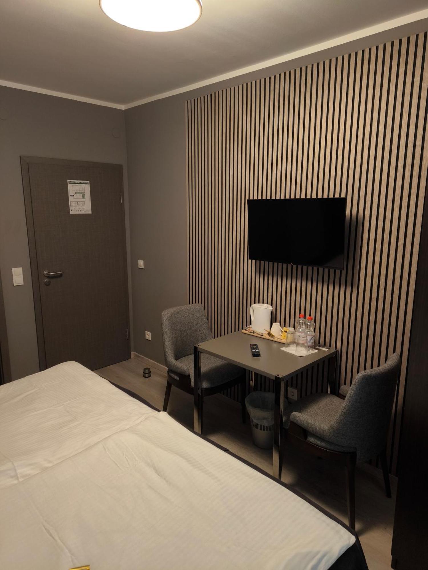 Loewen Hotel ラーデヴォルムヴァルト エクステリア 写真