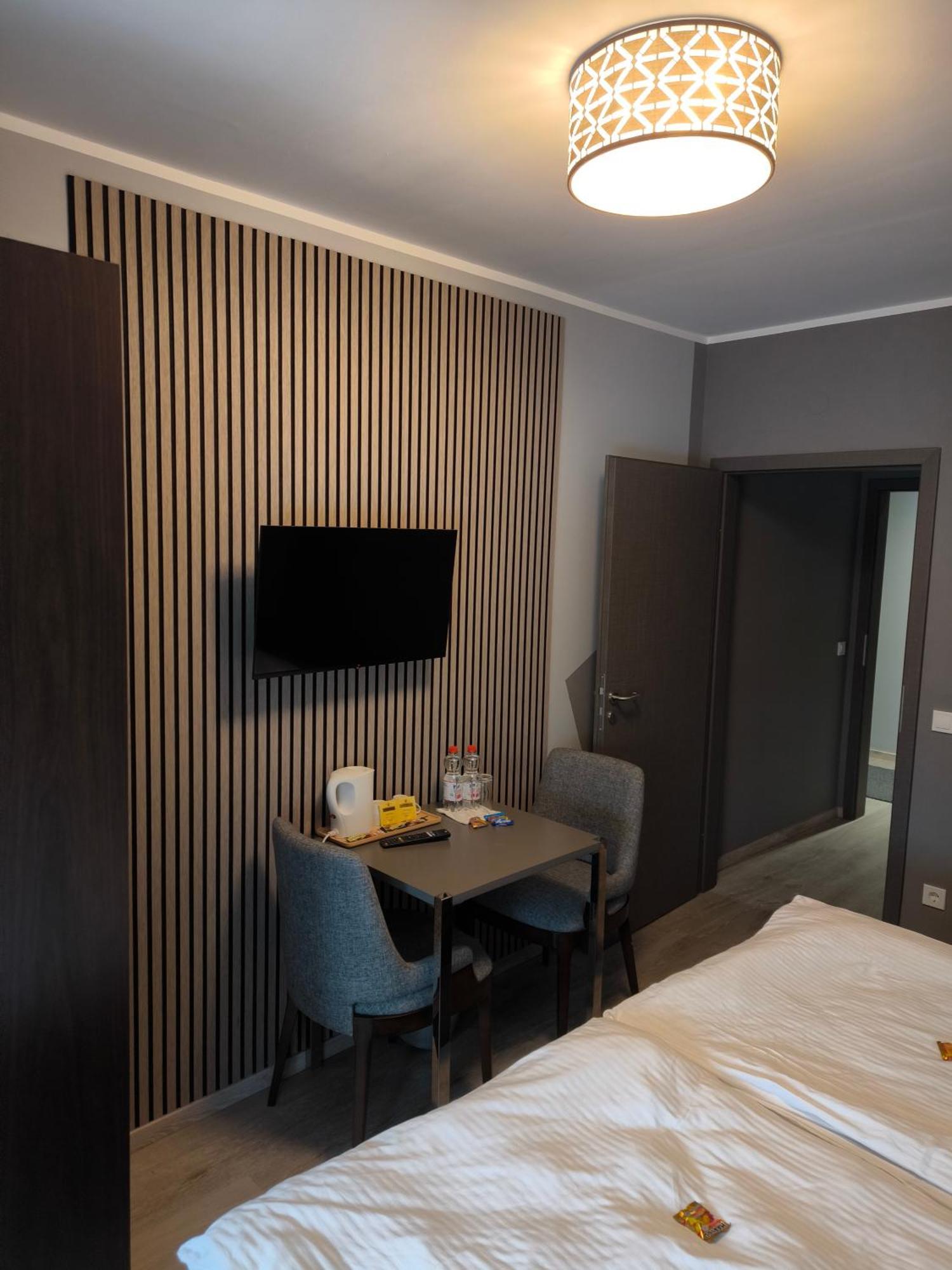 Loewen Hotel ラーデヴォルムヴァルト エクステリア 写真