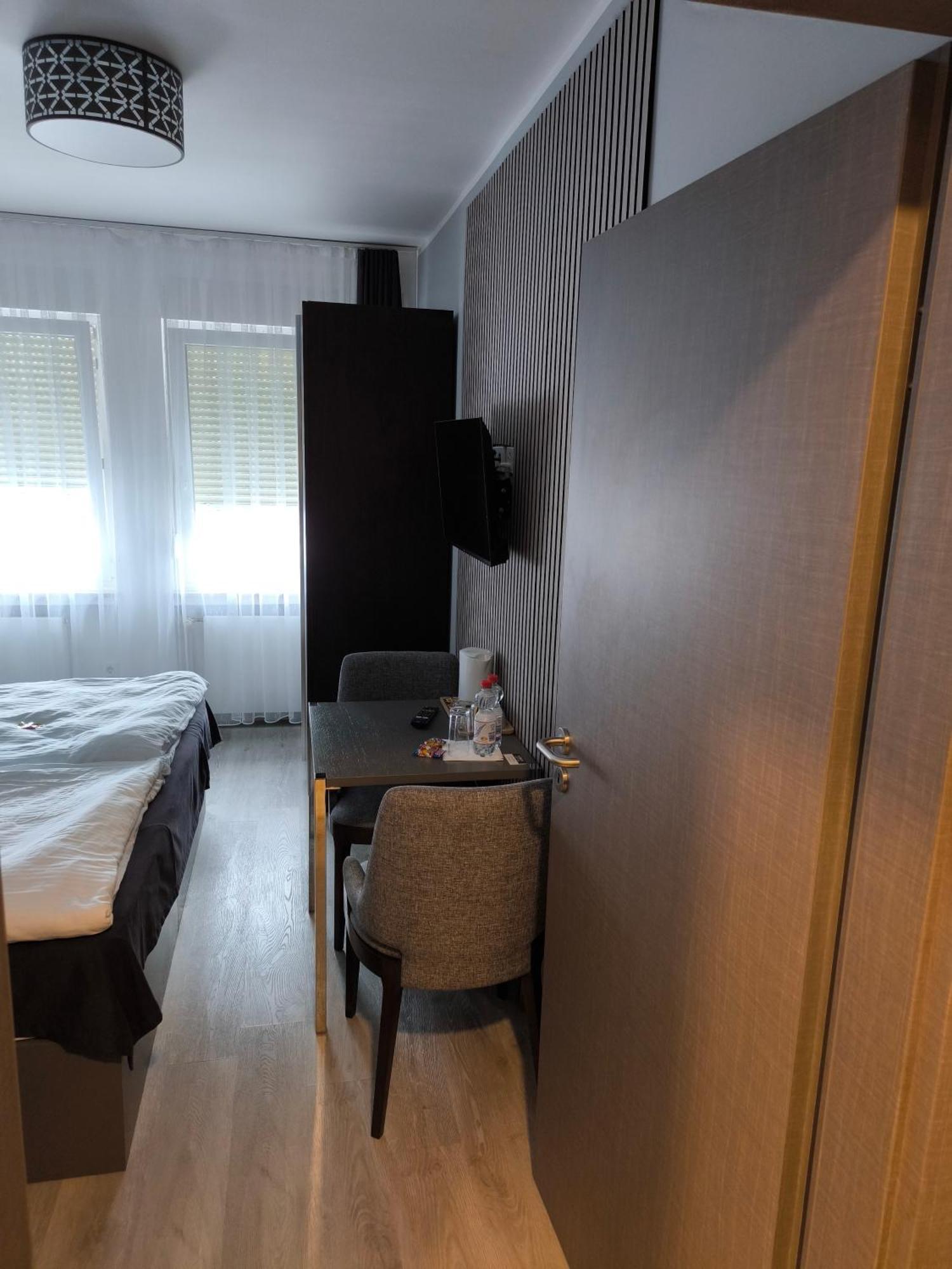 Loewen Hotel ラーデヴォルムヴァルト エクステリア 写真