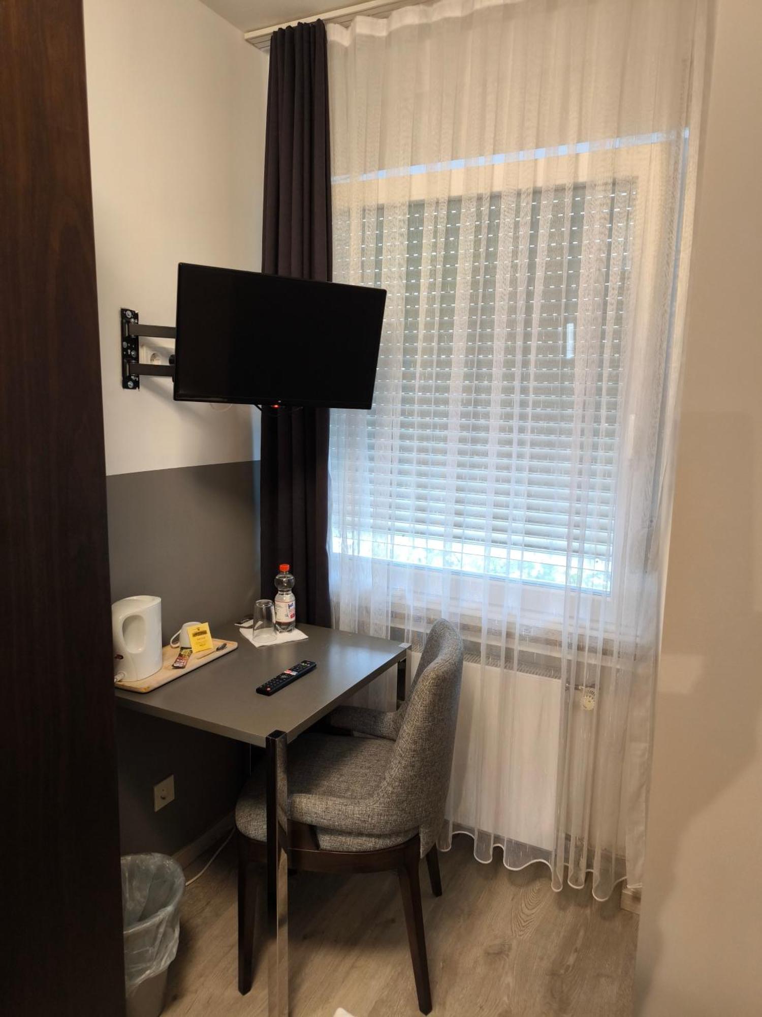 Loewen Hotel ラーデヴォルムヴァルト エクステリア 写真